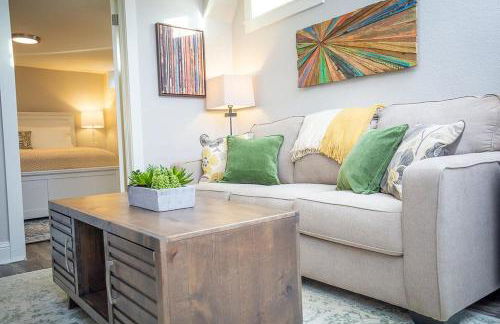 Cozy Retreat | Walk to Unc | Free Cruiser Bikes - Foto 14