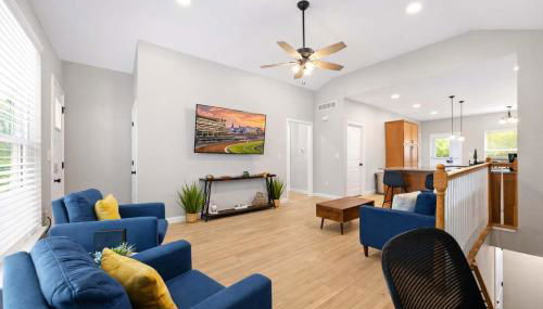 Charming 4-BR Retreat in the Heart of Clarksville - Foto 1