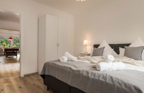 Elbling Appartement for 4 People - Billiards - 2 Bedrooms - 2 Bathrooms - Balcony with Mosel View - Parking - Wine Barrel Bar - Fully Equipped Kitchen - Netflix - WaipuTV - 3 km from Cochem - Foto 10