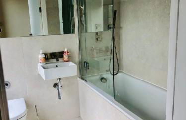 Luxury 2 bedroom apartment 20 min from central London - Foto 13