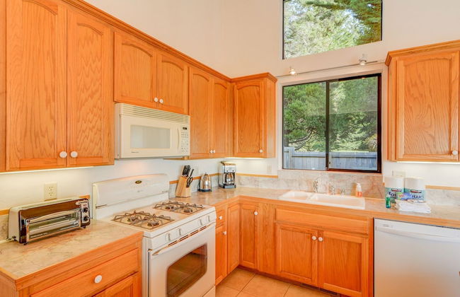 Pacific Splendor Private Hot Tub w/ Views! - Foto 8