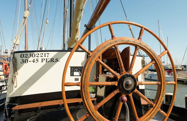 Boat in Leiden Near City Center & Museums - Foto 31