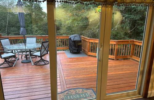 WOW!! Ultimate Pocono Retreat, Hot Tub, Game Room, Deck, Lakes, Skiing, Pools - Foto 23