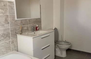 Maison Mitoyenne avec cour + parking - Foto 9