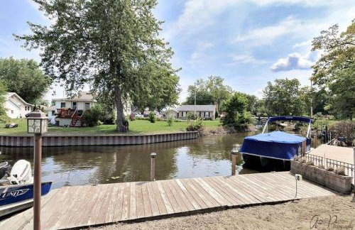 Chain O Lakes Nautical 4Bed 3Bath Waterfront with Bonus Room, Large Deck and Hot Tub - Foto 61