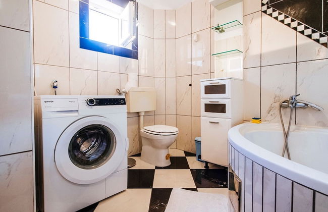 Holiday Home in Jasenice With Garden - Foto 18