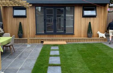 Lindas LODGE Free PARKING air con plus provisions included - Foto 3