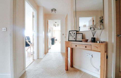 Bay View Apartment, by Solace Stays - Photo 13