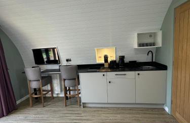 Rowan Hobbit Pod at Cowbridge Cabins - Foto 12