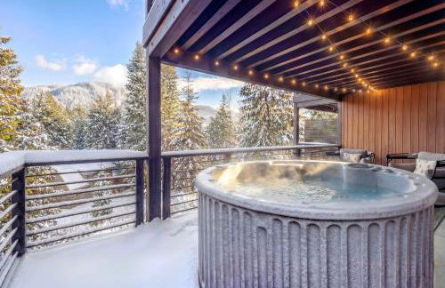 Ski In and Out The Mountainside House with Hot Tub! - Foto 2