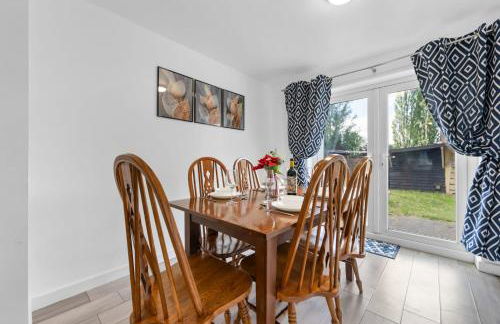 Practical Stays for Serious Workdays - Foto 22