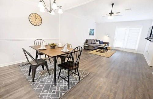 Dwell Proper 2 Bedroom Condo - Foto 16