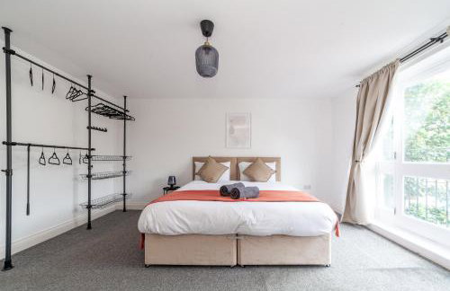 Arte Stays Serviced Houses Stratford - 3 Bedrooms 2 Bathrooms Houses London, Stratford, Maryland, Free Parking, Garden, Weekly or Monthly Stays - up to 8 guests - Foto 9