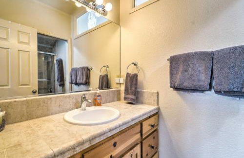 Great for Groups Soda Springs Cabin with Deck! - Foto 21