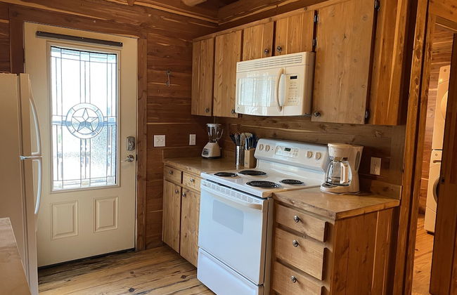 Log Cabin 1 at Son's Blue River Camp - Foto 5