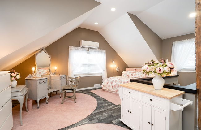 Bijou on Sheridan - Photo 2