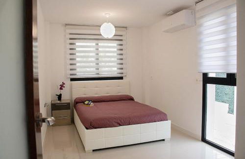 Modern villa with a private pool - Foto 26