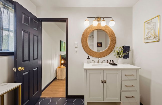 For Lake Sake by Avantstay Lakefront Hot Tub View - Photo 41