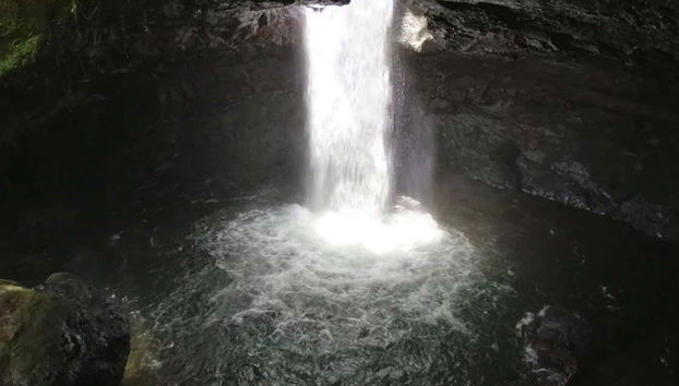 A espetacular queda d'água