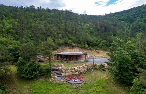 Secluded LUX Bunker Hot Tub, Views & Trails - Foto 3