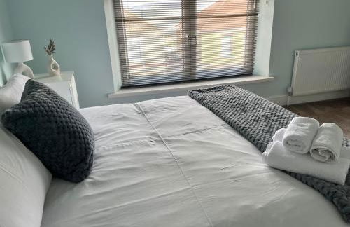 4 bedroom, sleeps 8, 30 seconds from beach, games table - Foto 18