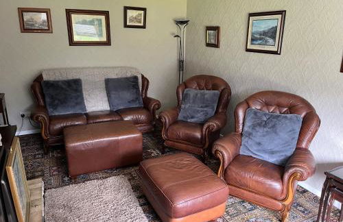 Comfortable and Convenient 4 Bedroom Home - Foto 25