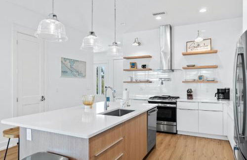 Beach House with Private Pool - Elevated Escape by Panhandle Getaways - Foto 30