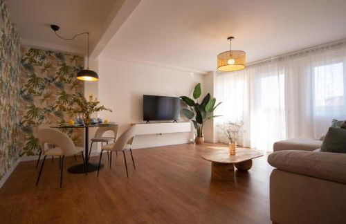 Apartamento nuevo en el Puerto a 10 min de la playa con balcón - Photo 1