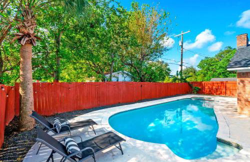 Amazing 4BR 2BA Winter Home with Pool & Game-Movie Room - Foto 38