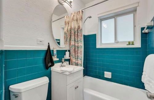 3 min. walk to Wilton Drive, pool and huge yard - Photo 20