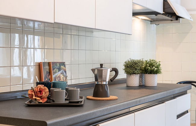 JOIVY Sophisticated Flat W/ Desk - Foto 22