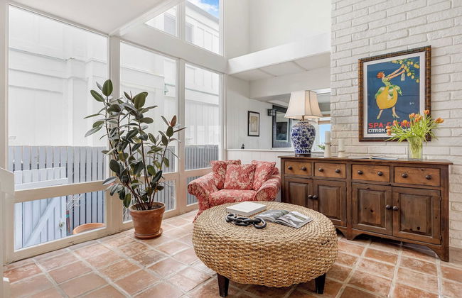 Unbeatable Beachfront Bliss w/ Ocean Views, Luxe Interiors & Patio Beach Road - Foto 12