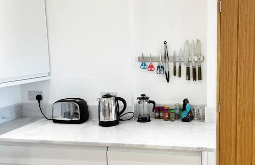 Whitley Old Garage - Photo 35