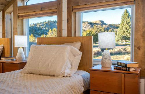 Stargazing Retreat with Hot Tub Deck Hammocks BBQ - Photo 36