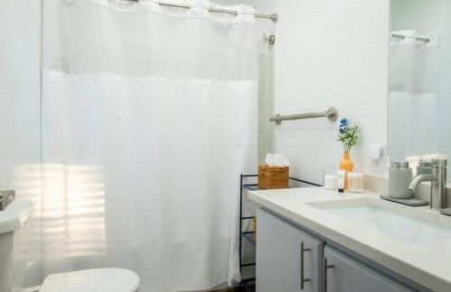 Winston's Hideaway. A few blocks walk to downtown. - Foto 9