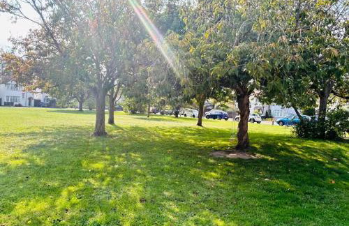 Gaia Cottages 3BR Home with Parking,WIFI,Garden,EV & Desk - Foto 20