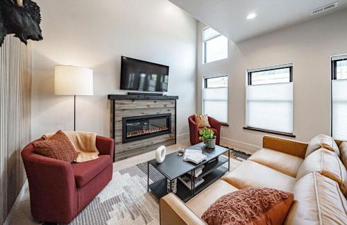 Stylish Townhome Walkable Garage - Foto 7