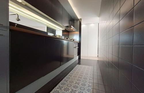 Spacious Studio by the University - Photo 13