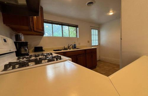 2nd Floor suite, close to ISU, Mill, & downtown - Foto 21