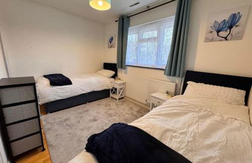 Windsor & Legoland Stay, Slough & Free Parking - Berkshire - Foto 12