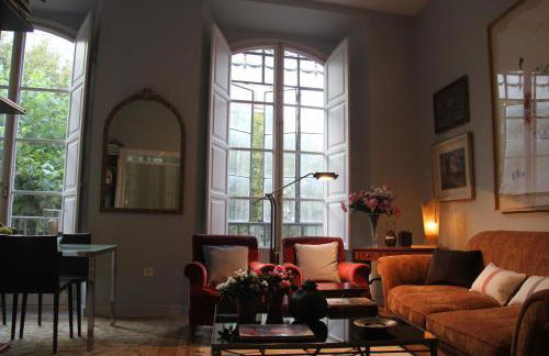 Elegant 2 Bedroom Apartment in Historic 1882 Building Central Sevilla Private Parking & Country Club Access - Foto 6