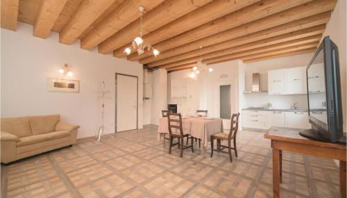 Amazing Apartment In Valnogaredo Pd - Foto 4