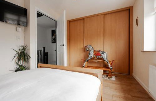 2 Bedroom Home with Garden and Free Parking - Foto 11
