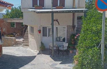 Mary's house - Photo 2