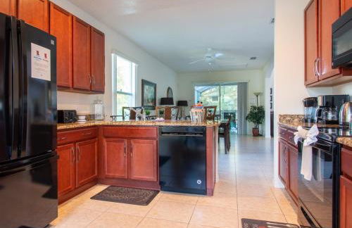 Luxurious With Privacy In 5 Bedroom With Private Pool By Florida Dream Homes - Foto 6