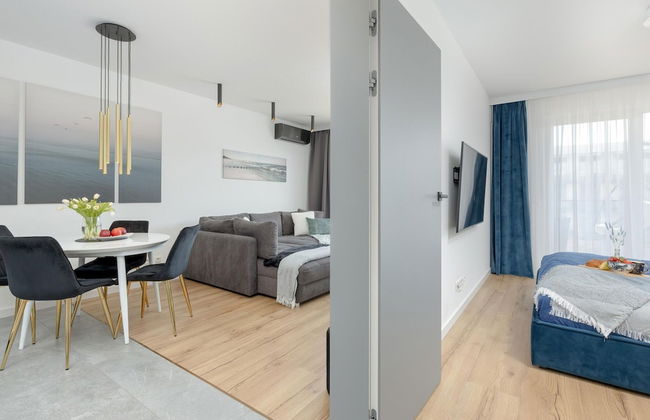 Apartment Overlooking the River, Pool, Dziwnow - Photo 3