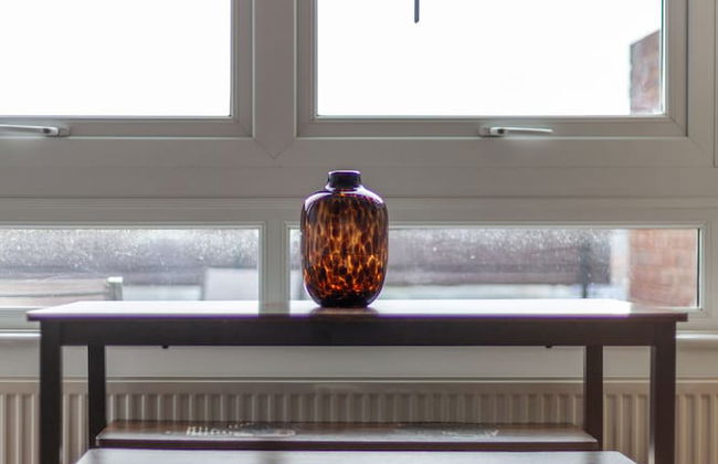 High-End 2 Bed Flat near Westfield London - Photo 16