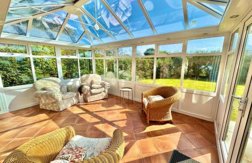Stunning 7 Bedroom Escape Near New Forest and Beach - Large Garden - Serene Setting - Sleeps 14 - Foto 19