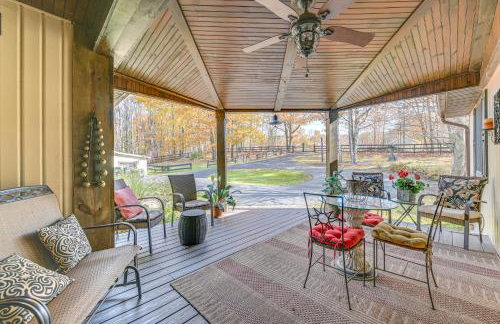 Beautiful and Unique Farmhouse 15 Mi to Saratoga - Foto 1