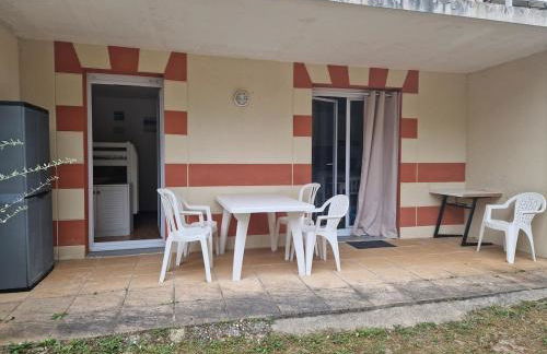 Appartement pour 4 à 6 personnes avec piscine - Foto 10